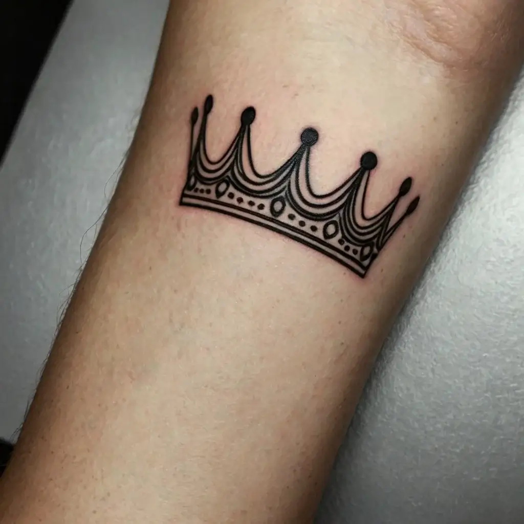 queen's crown tattoos (130)